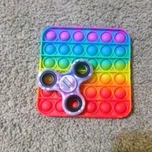 Pop It & fidget spinner